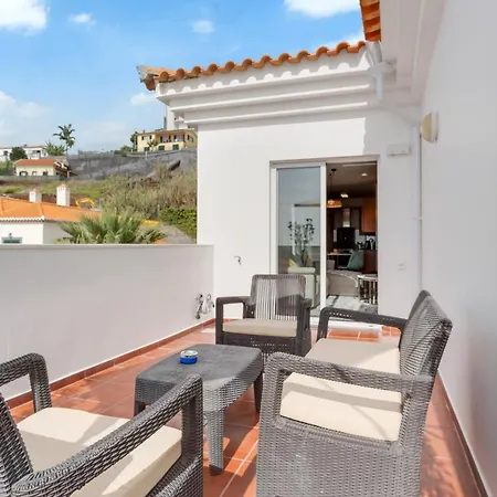 Cozy Penthouse By Madeira * Canico (Madeira)