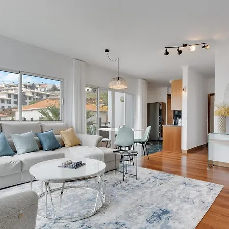 Cozy Penthouse By Madeira * Canico (Madeira)