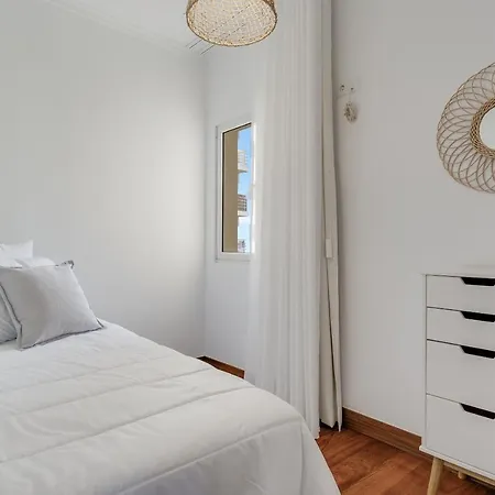 Cozy Penthouse By Madeira Canico (Madeira)