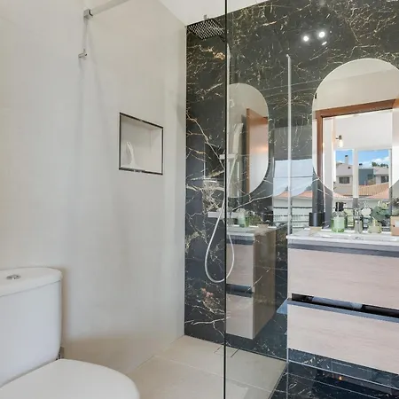 Cozy Penthouse By Madeira Canico (Madeira)